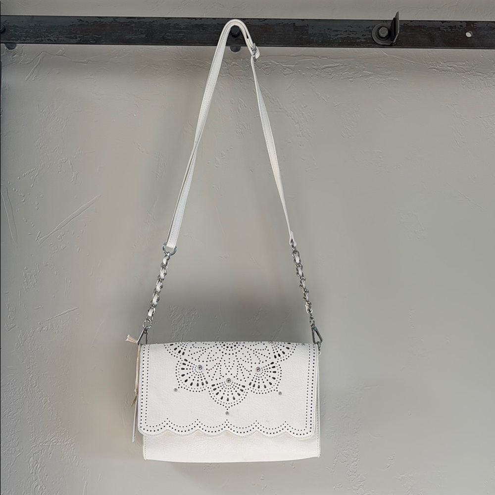 Jessica Simpson NWT White Laser Cut detailed Shoulder Bag
